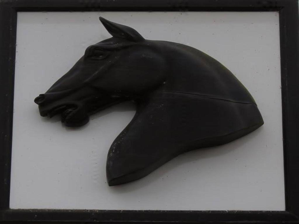 The Black Horse Fulmer Екстериор снимка